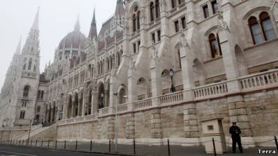 Новая конституция Венгрии обеспокоила ЕС